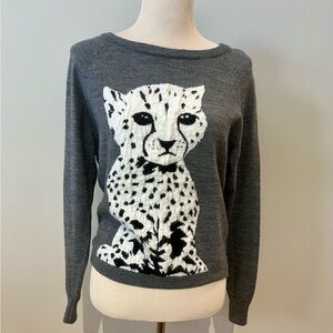 Gray Crew Neck Sweater with Graphic Print and Cropped Fit